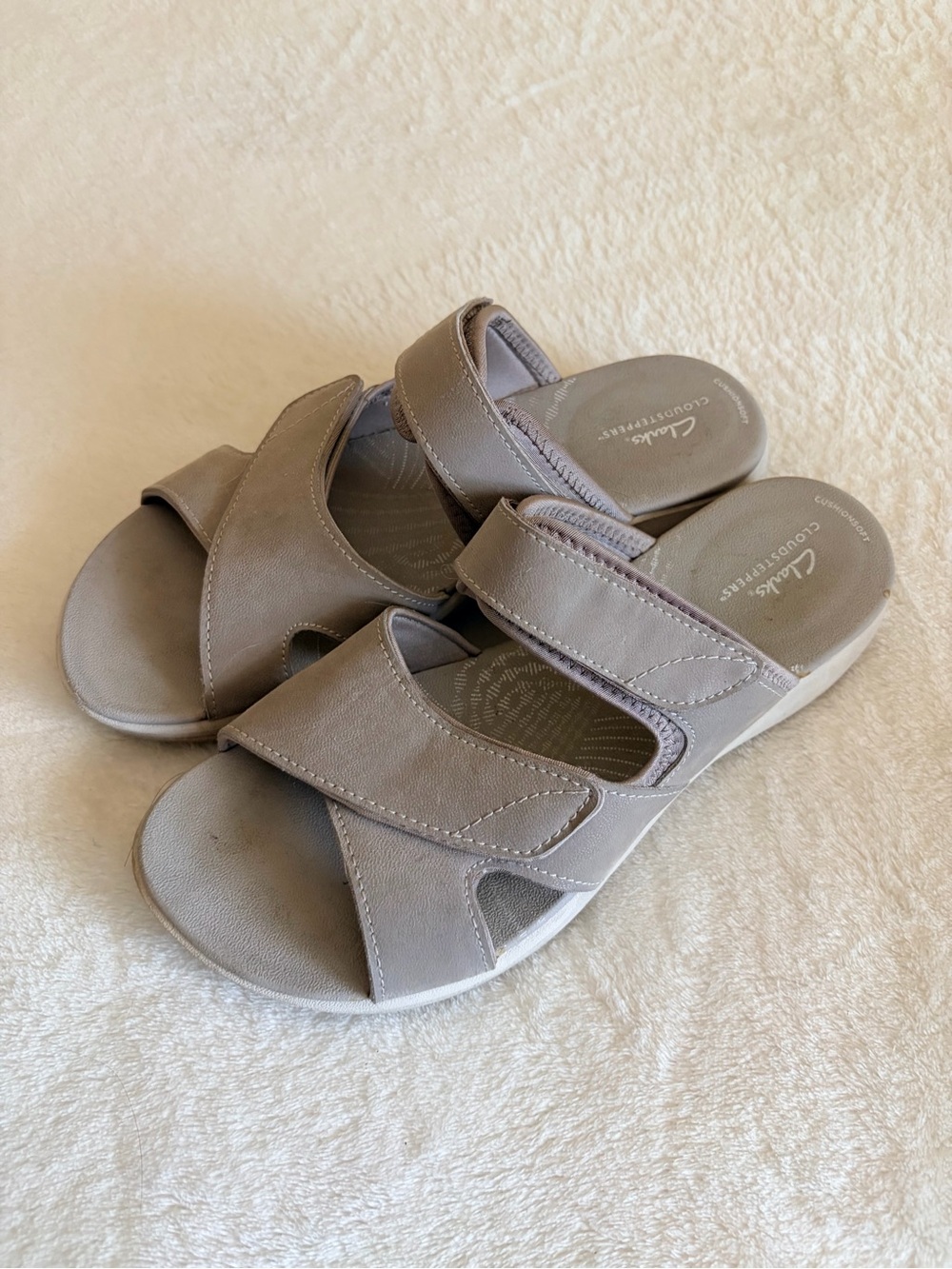 Clarks Women's Beige‎ Adjustable Dual-Strap Slide Sandals